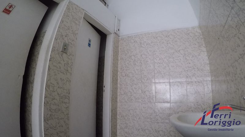 Ponto Comercial com 2 banheiros e 24m² para alugar no bairro Centro, Guaratingueta