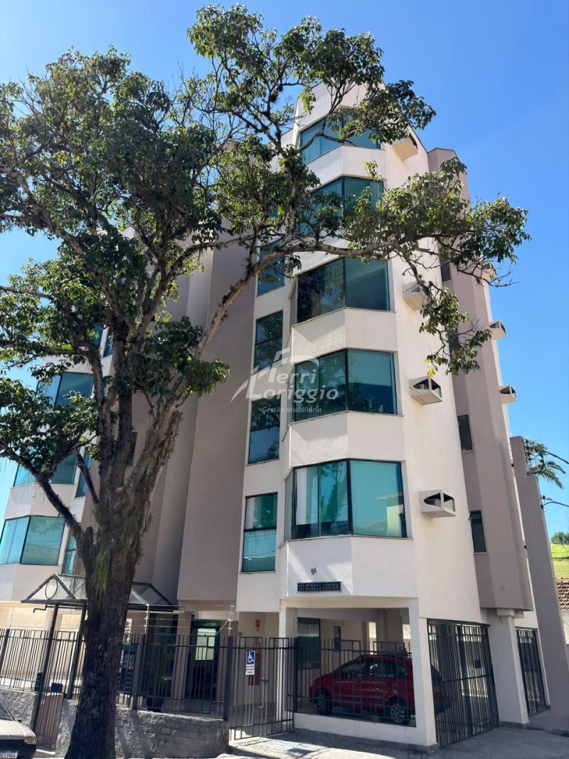 Sala com 85m² para alugar no bairro Centro, Guaratingueta