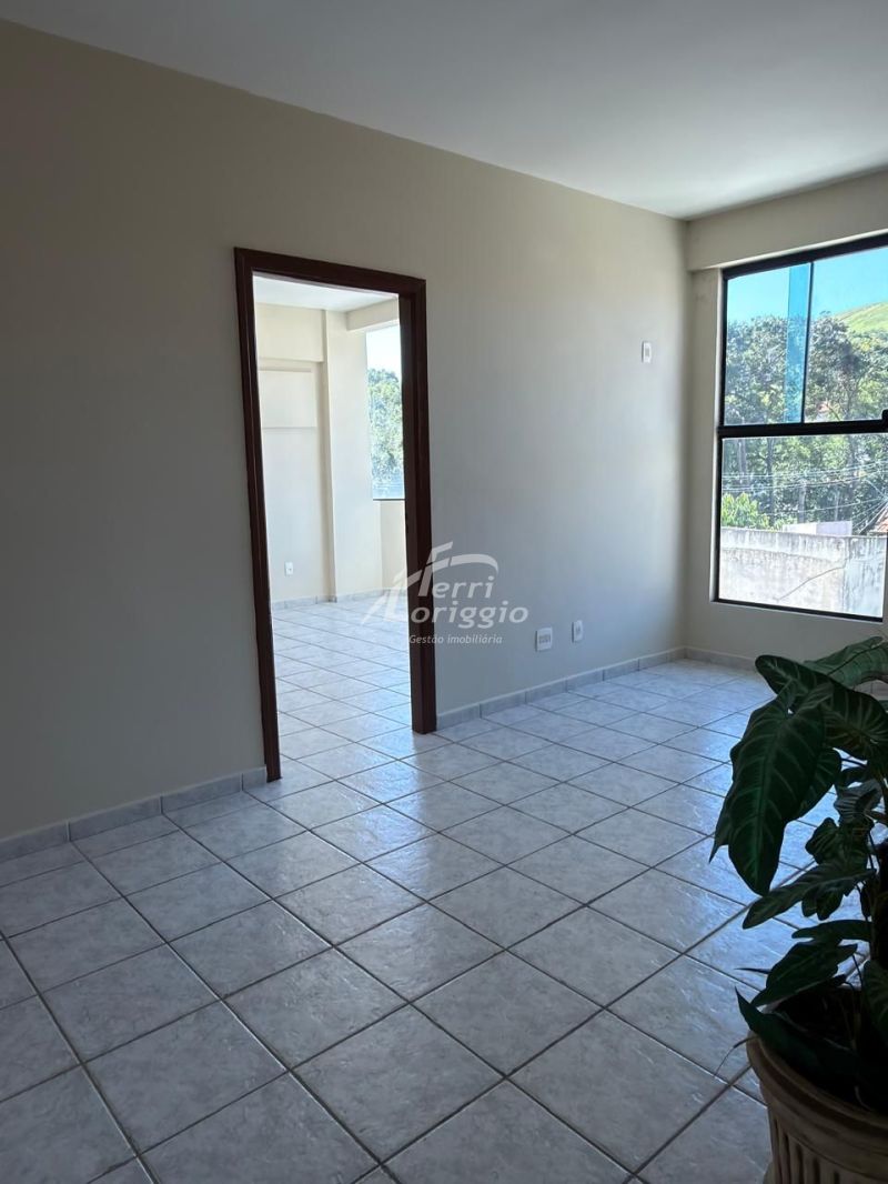 Sala com 85m² para alugar no bairro Centro, Guaratingueta