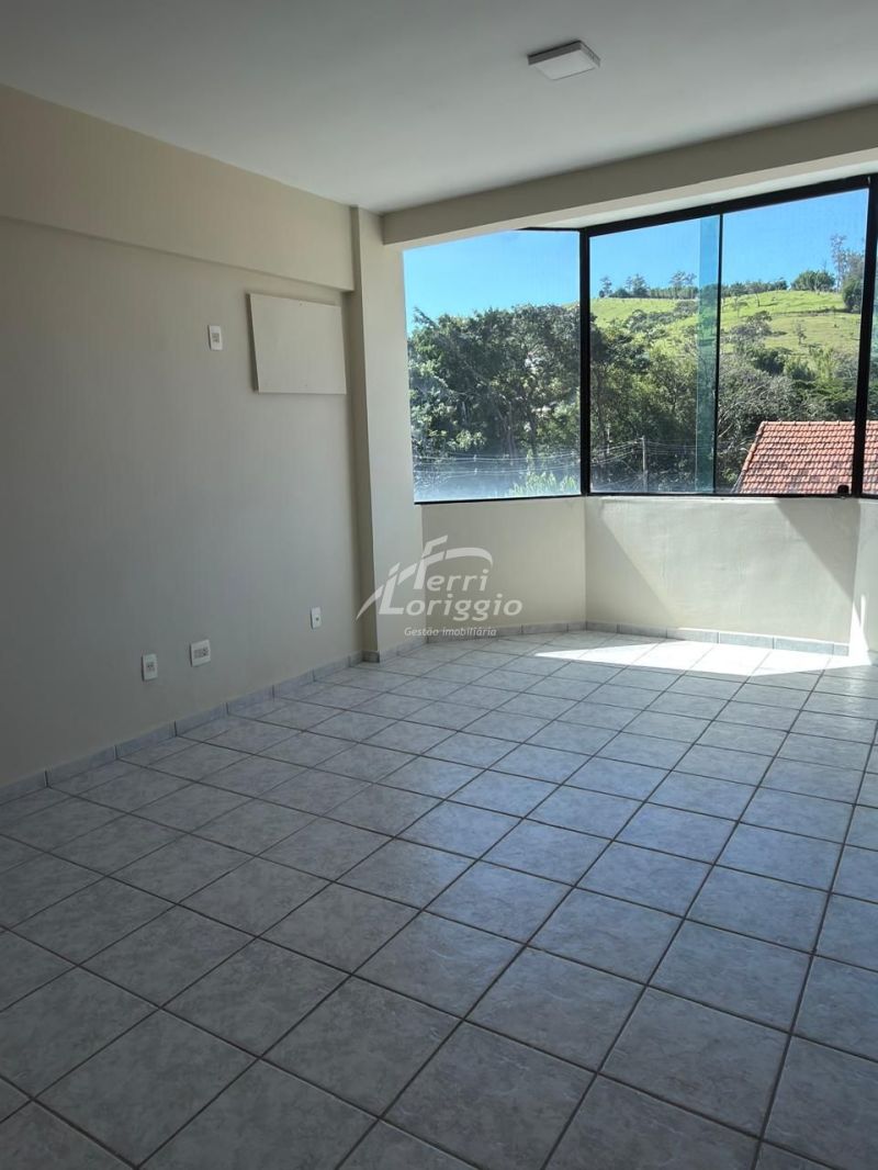 Sala com 85m² para alugar no bairro Centro, Guaratingueta