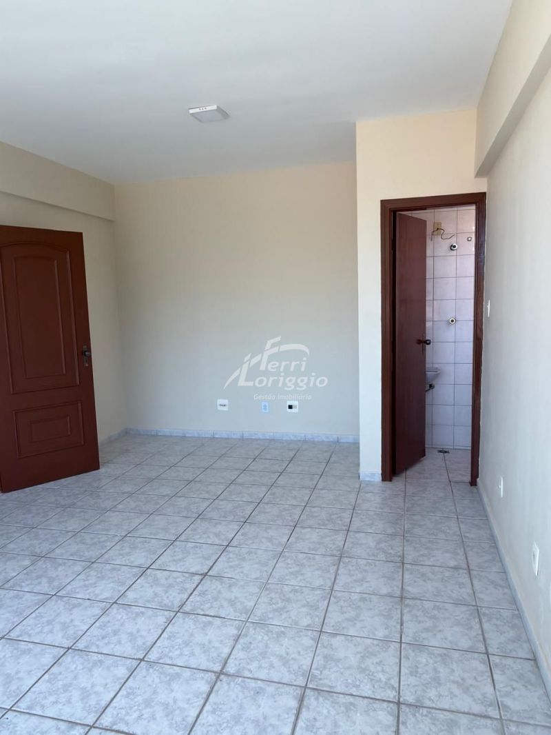 Sala com 85m² para alugar no bairro Centro, Guaratingueta
