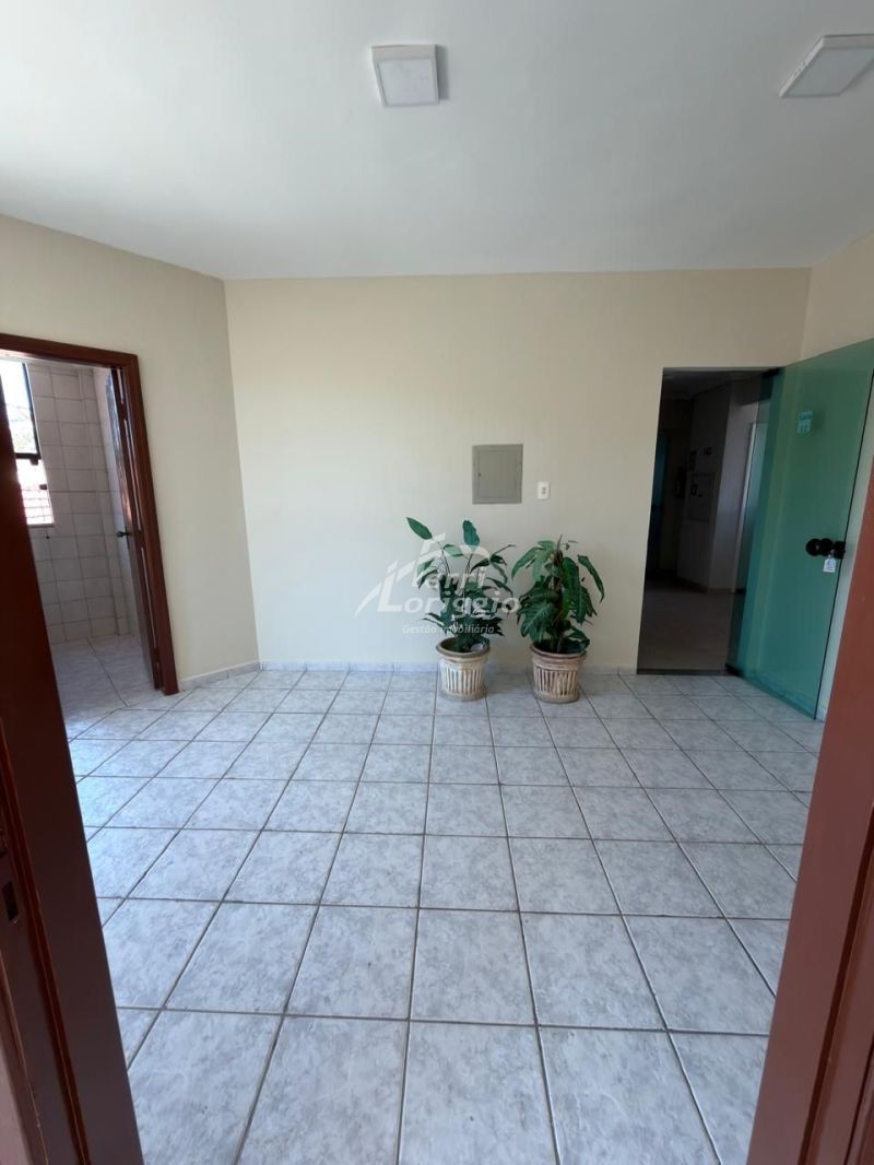Sala com 85m² para alugar no bairro Centro, Guaratingueta