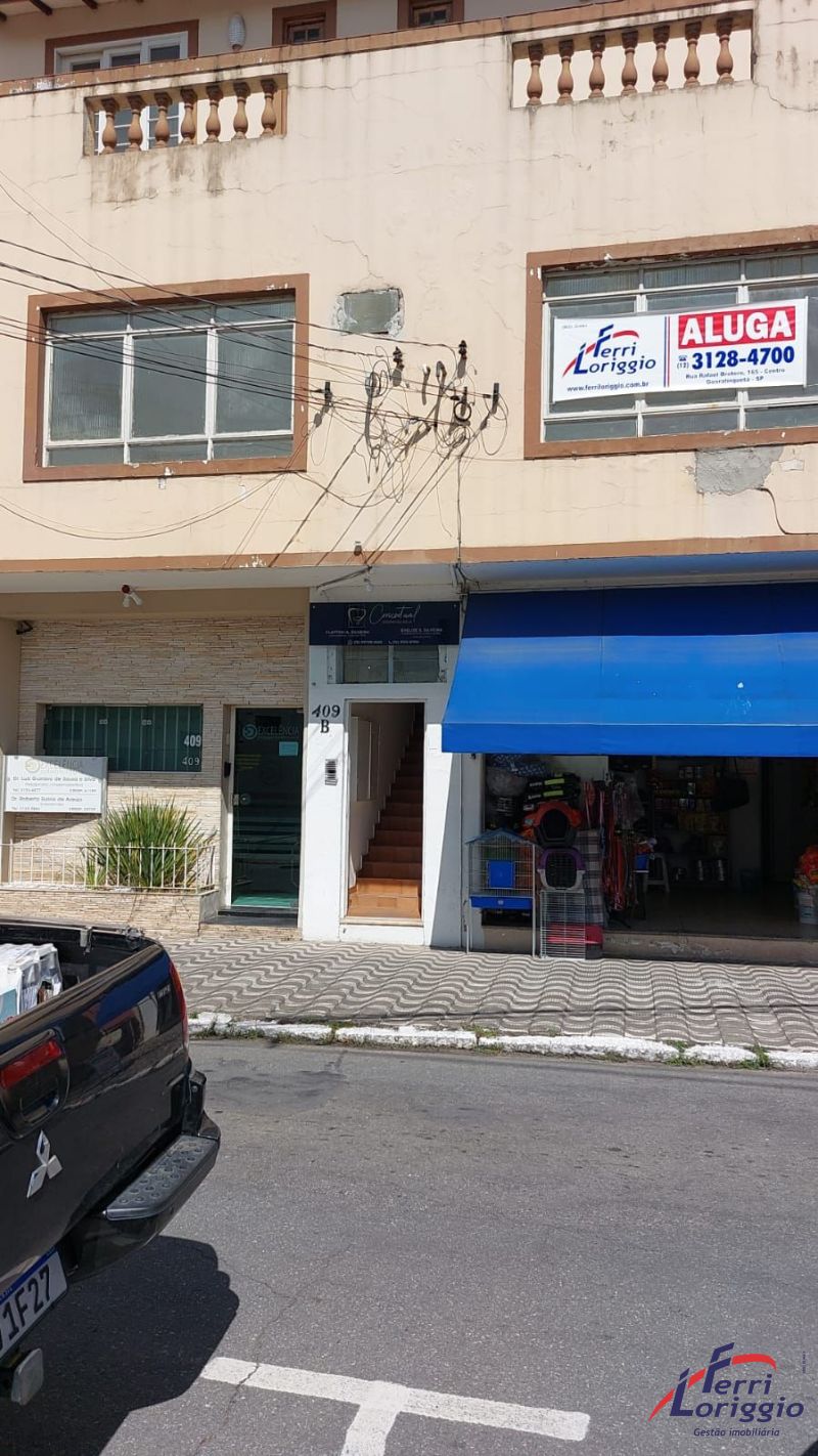 Sala com 2 banheiros e 35m² para alugar no bairro Centro, Guaratingueta