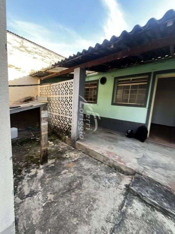 Casa de Fundos com 2 banheiros e 37m² para alugar no bairro Campo do Galvao, Guaratingueta