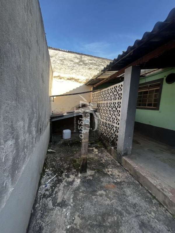 Casa de Fundos com 2 banheiros e 37m² para alugar no bairro Campo do Galvao, Guaratingueta
