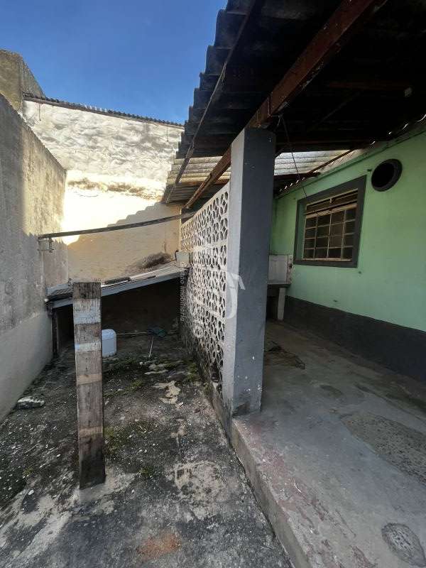 Casa de Fundos com 2 banheiros e 37m² para alugar no bairro Campo do Galvao, Guaratingueta