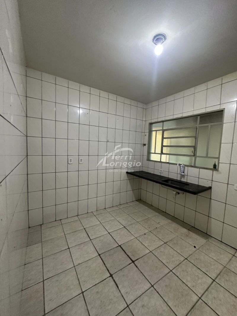 Casa com 3 quartos, 1 banheiro e 62m² para alugar no bairro Village Santana, Guaratingueta