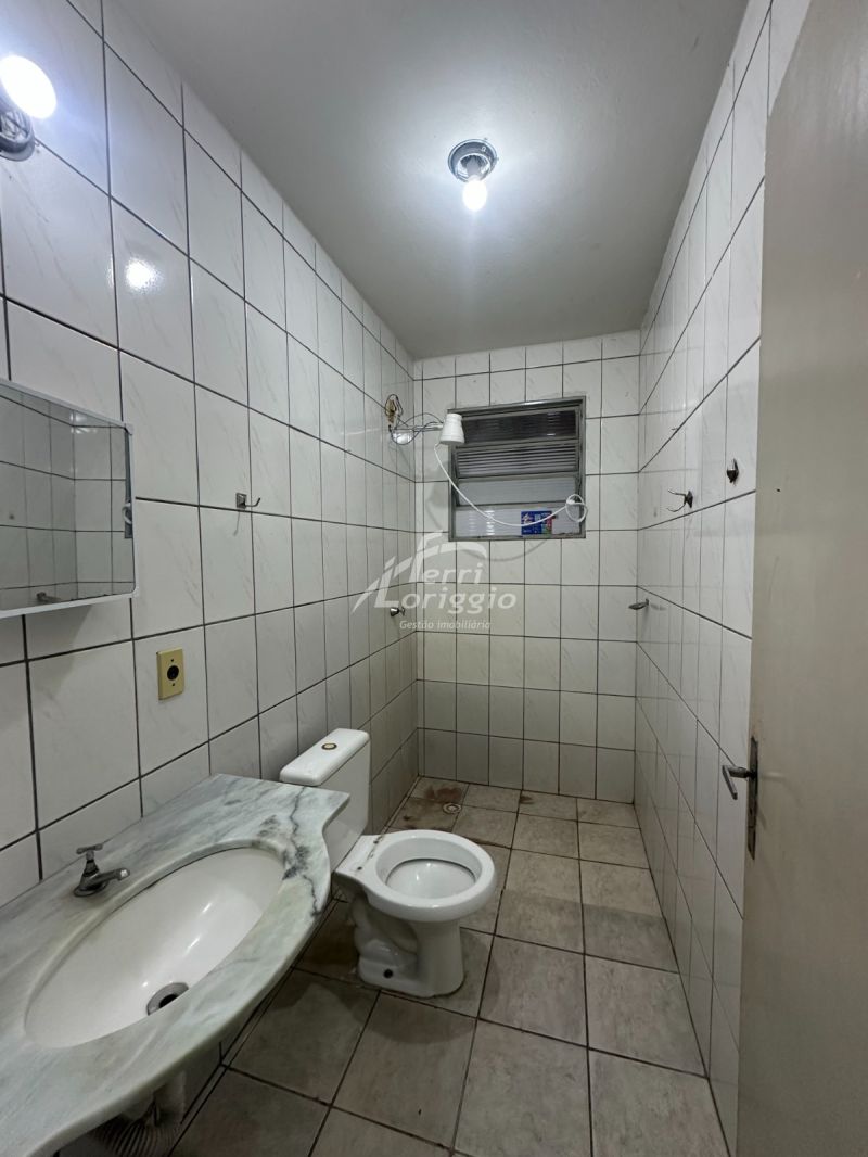 Casa com 3 quartos, 1 banheiro e 62m² para alugar no bairro Village Santana, Guaratingueta