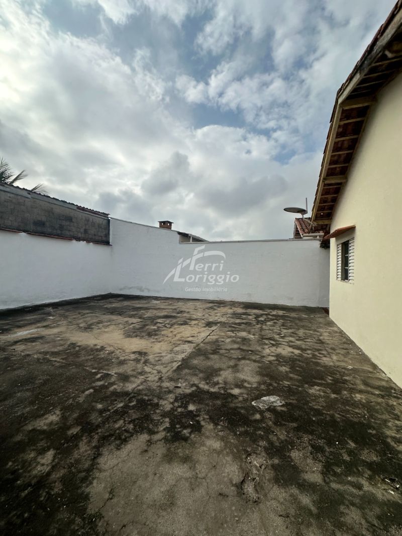 Casa com 3 quartos, 1 banheiro e 62m² para alugar no bairro Village Santana, Guaratingueta