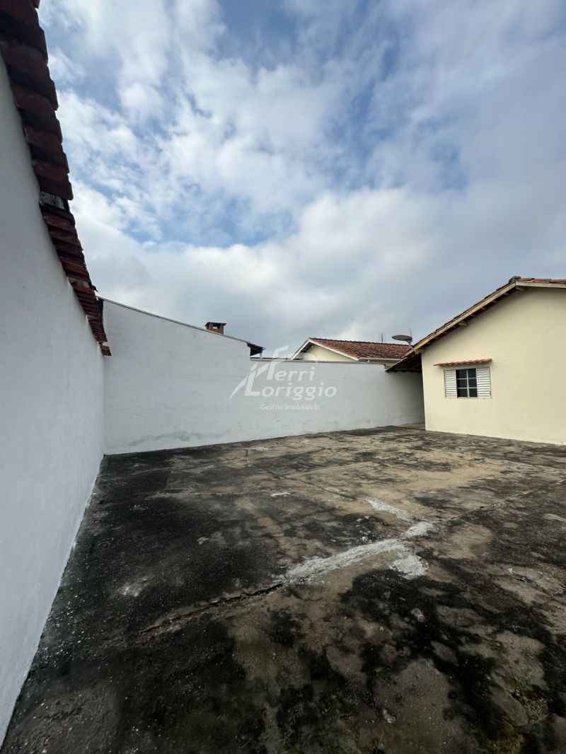 Casa com 3 quartos, 1 banheiro e 62m² para alugar no bairro Village Santana, Guaratingueta