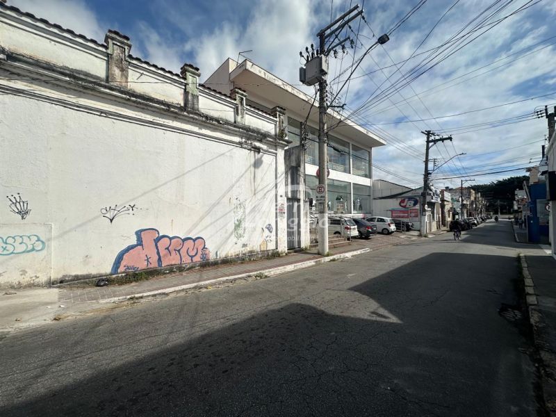 Casa com 182m² para alugar no bairro Centro, Guaratingueta