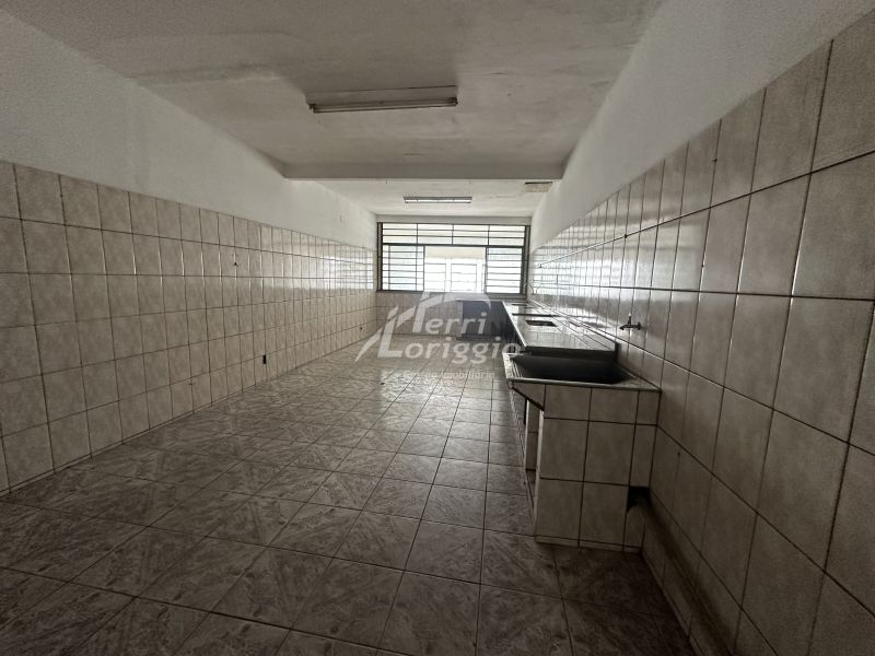 Ponto Comercial com 119m² para alugar no bairro Centro, Guaratingueta