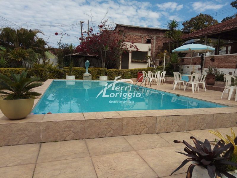Chacara com 7 quartos e 2 banheiros para alugar no bairro Colonia do Piagui, Guaratingueta