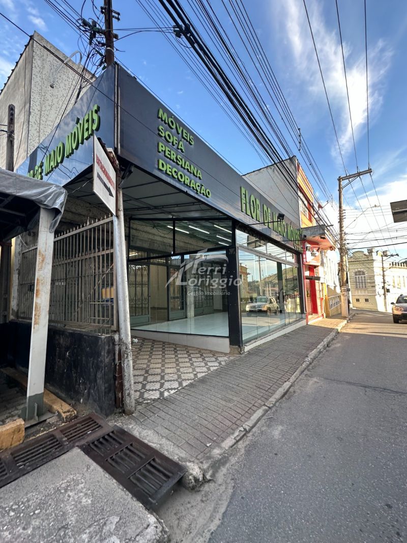 Ponto Comercial com 2 banheiros para alugar no bairro Centro, Guaratingueta