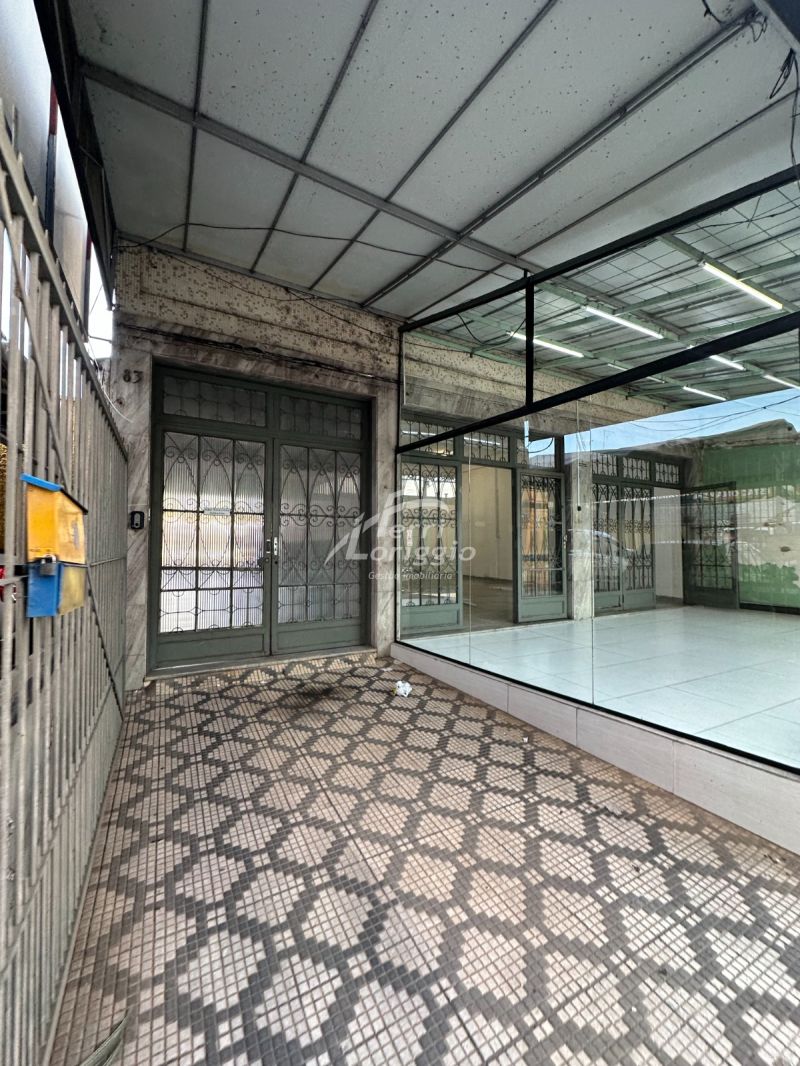 Ponto Comercial com 2 banheiros para alugar no bairro Centro, Guaratingueta
