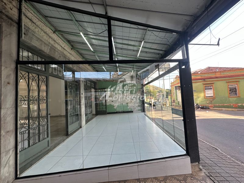 Ponto Comercial com 2 banheiros para alugar no bairro Centro, Guaratingueta