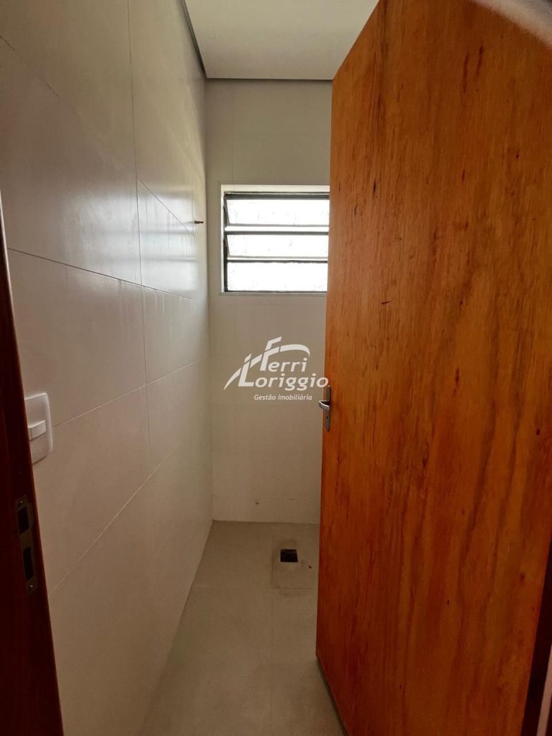 Ponto Comercial com 3 banheiros e 122m² para alugar no bairro Santa Luzia, Guaratingueta