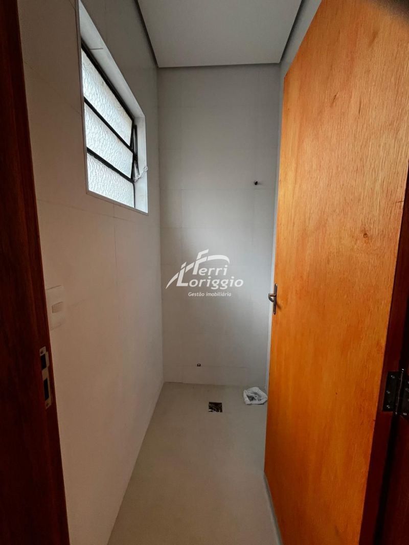 Ponto Comercial com 3 banheiros e 122m² para alugar no bairro Santa Luzia, Guaratingueta