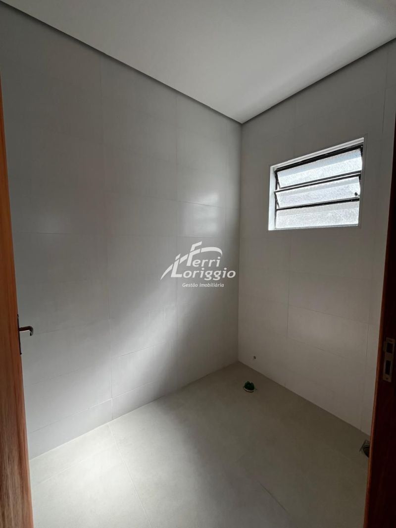 Ponto Comercial com 3 banheiros e 122m² para alugar no bairro Santa Luzia, Guaratingueta