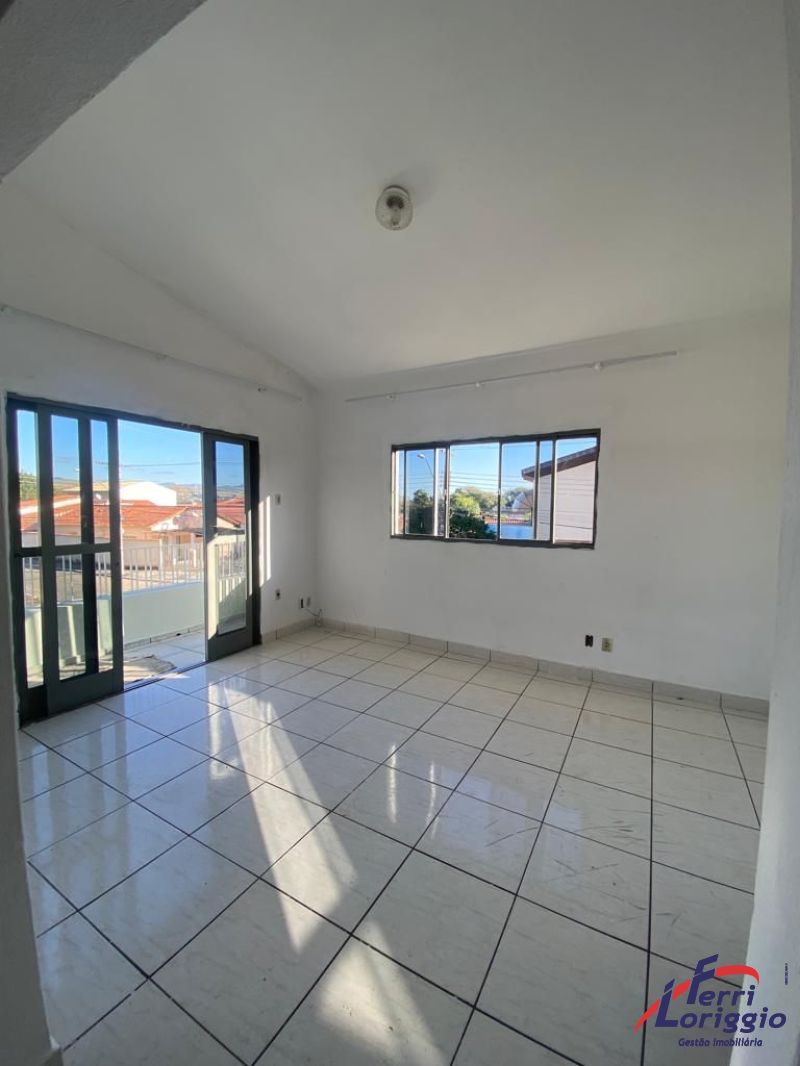 Casa com 182m² para alugar no bairro Pedregulho, Guaratingueta