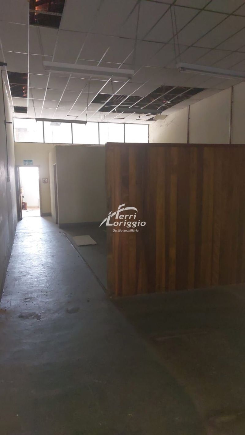 Galpao para alugar no bairro Sao Benedito, Guaratingueta