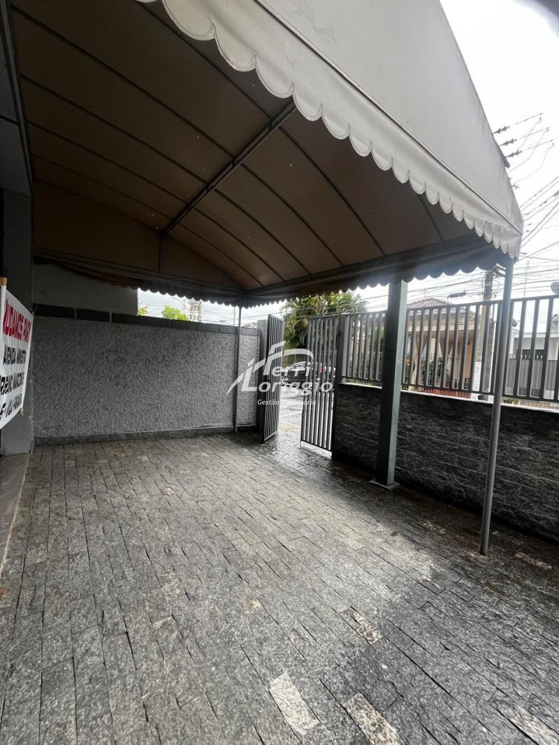 Ponto Comercial com 2 banheiros para alugar no bairro Campo do Galvao, Guaratingueta