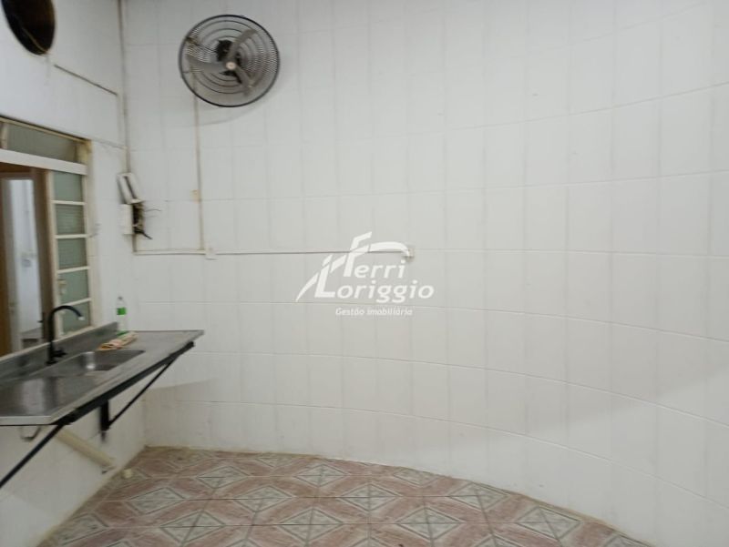 Ponto Comercial com 7 banheiros para alugar no bairro Vila Indiana, Guaratingueta