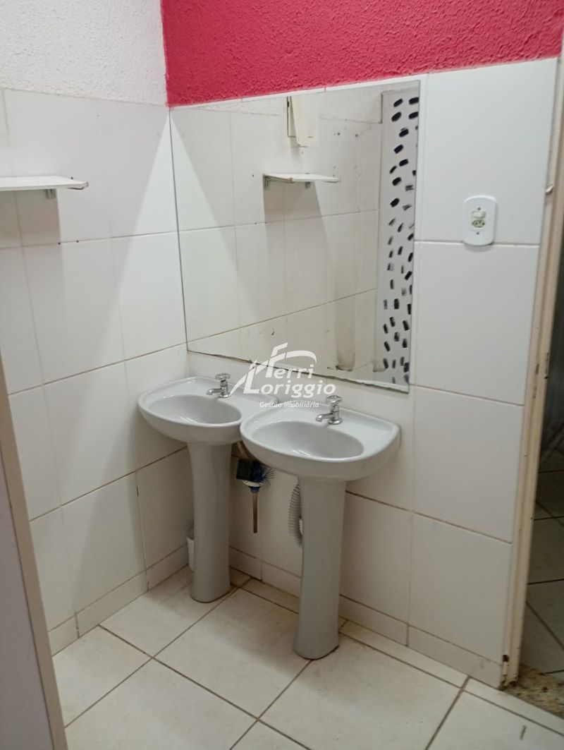 Ponto Comercial com 7 banheiros para alugar no bairro Vila Indiana, Guaratingueta