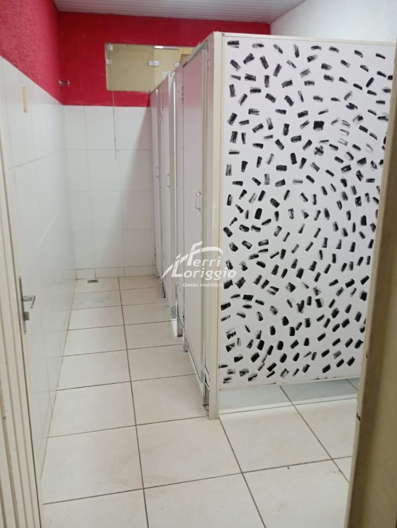 Ponto Comercial com 7 banheiros para alugar no bairro Vila Indiana, Guaratingueta