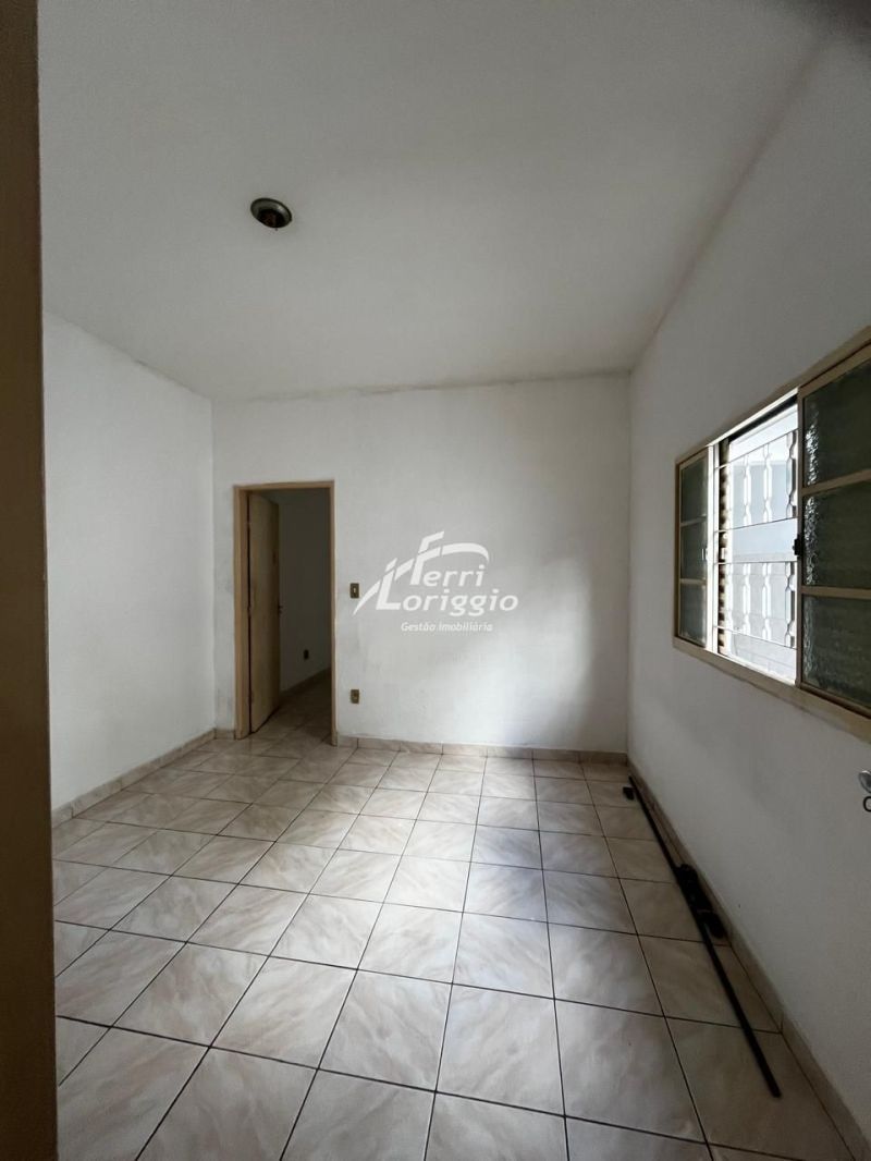 Casa com 3 quartos, 2 banheiros e 104m² para alugar no bairro Pedregulho, Guaratingueta