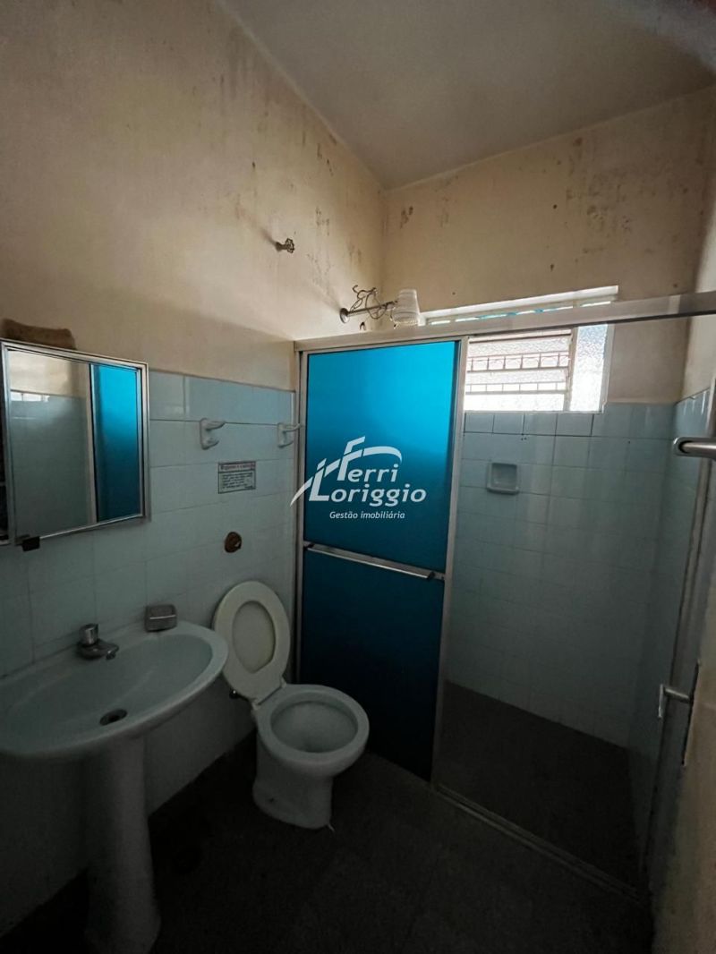 Casa com 3 quartos, 2 banheiros e 104m² para alugar no bairro Pedregulho, Guaratingueta