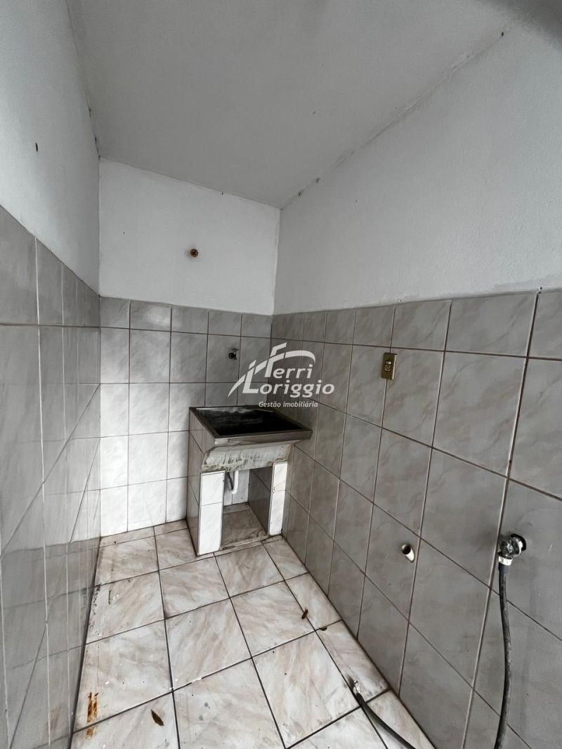 Casa com 3 quartos, 2 banheiros e 104m² para alugar no bairro Pedregulho, Guaratingueta