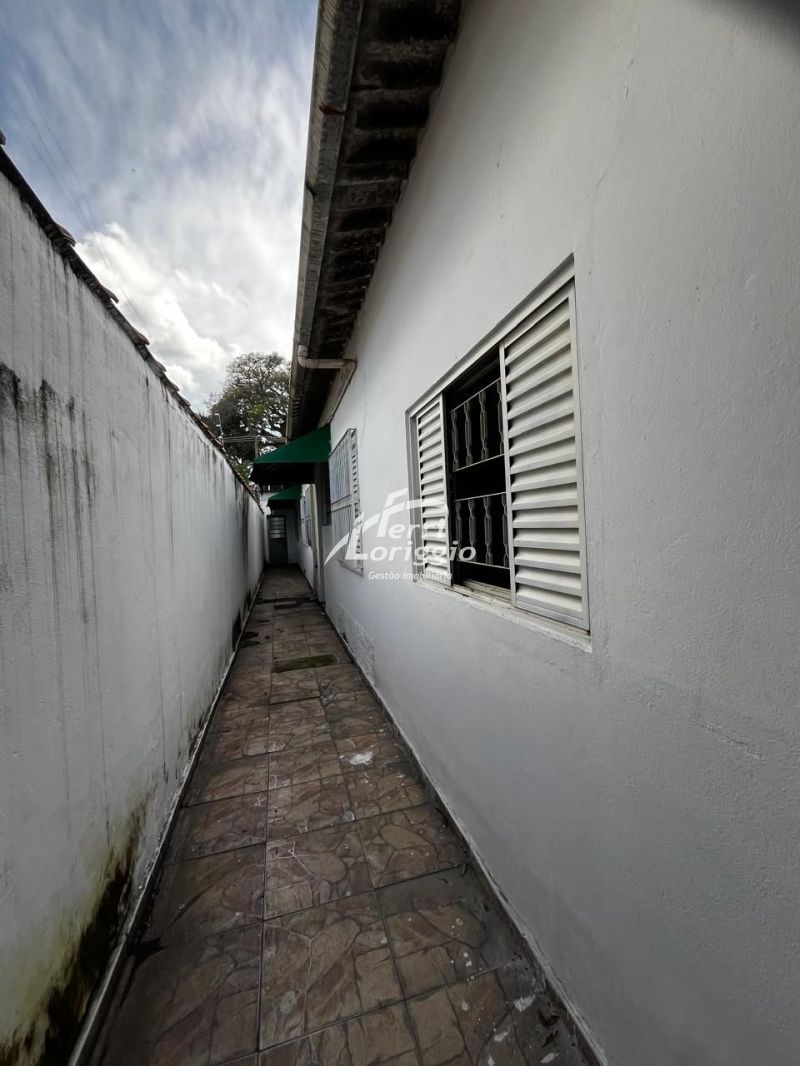 Casa com 3 quartos, 2 banheiros e 104m² para alugar no bairro Pedregulho, Guaratingueta