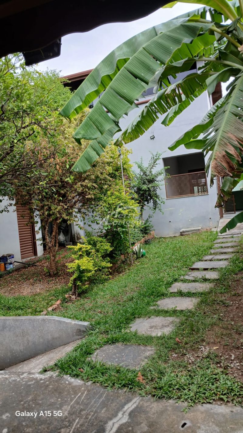 Casa com 2 quartos e 2 banheiros para alugar no bairro Chacaras Agricolas