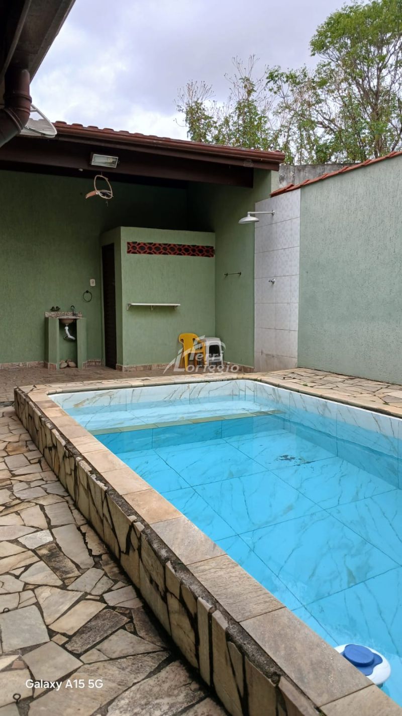 Casa com 2 quartos e 2 banheiros para alugar no bairro Chacaras Agricolas
