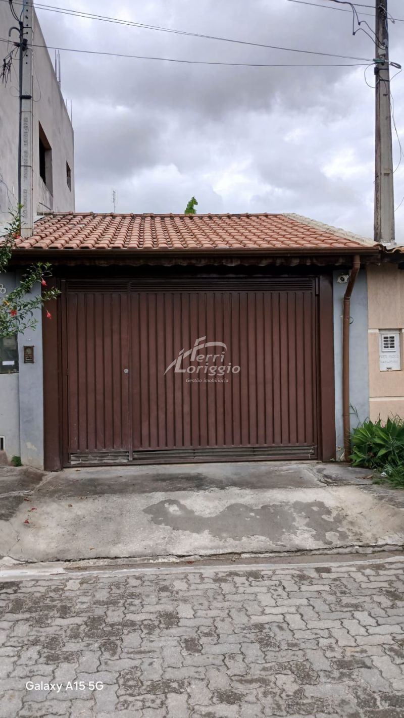 Casa com 2 quartos e 2 banheiros para alugar no bairro Chacaras Agricolas