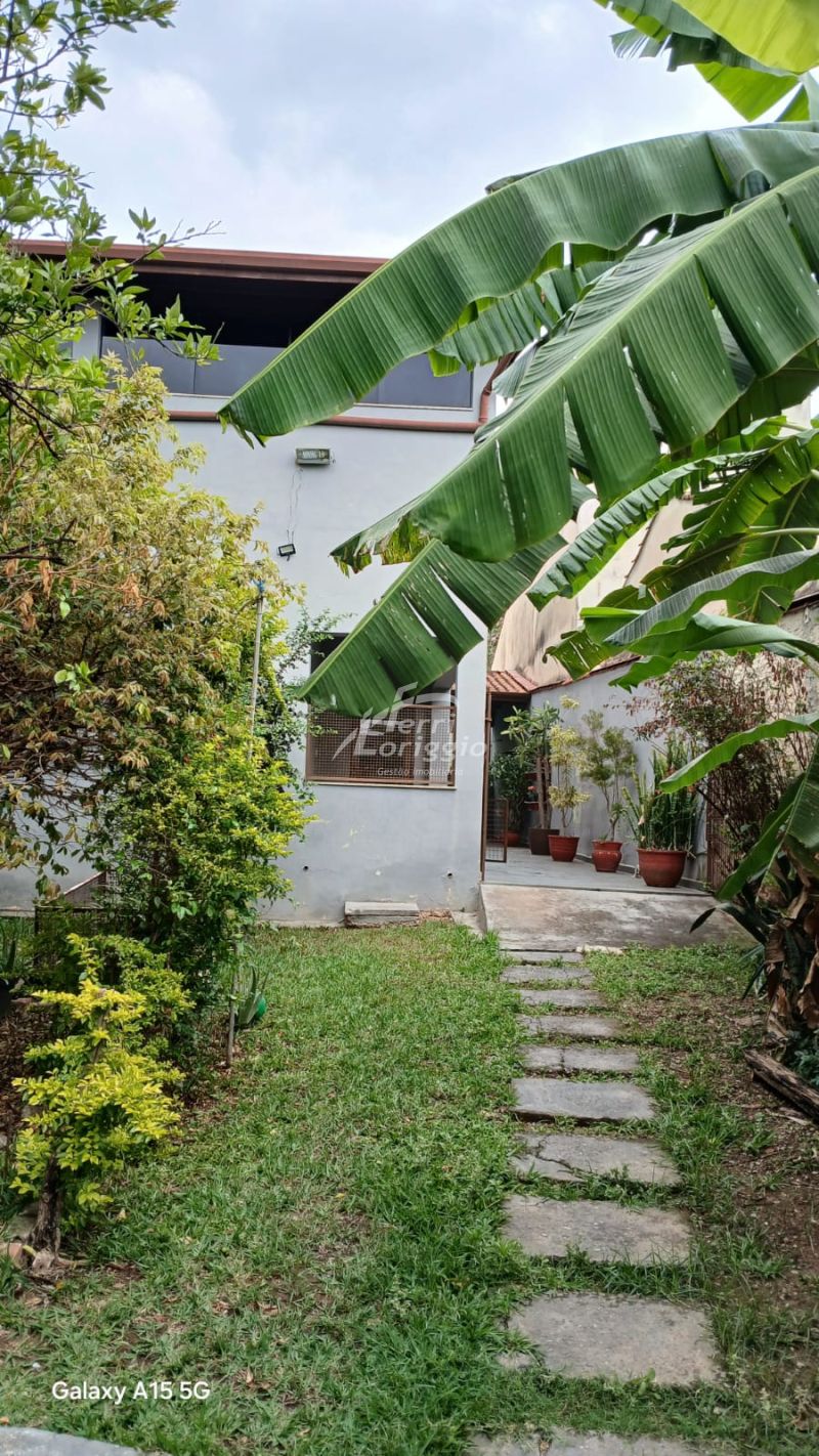 Casa com 2 quartos e 2 banheiros para alugar no bairro Chacaras Agricolas