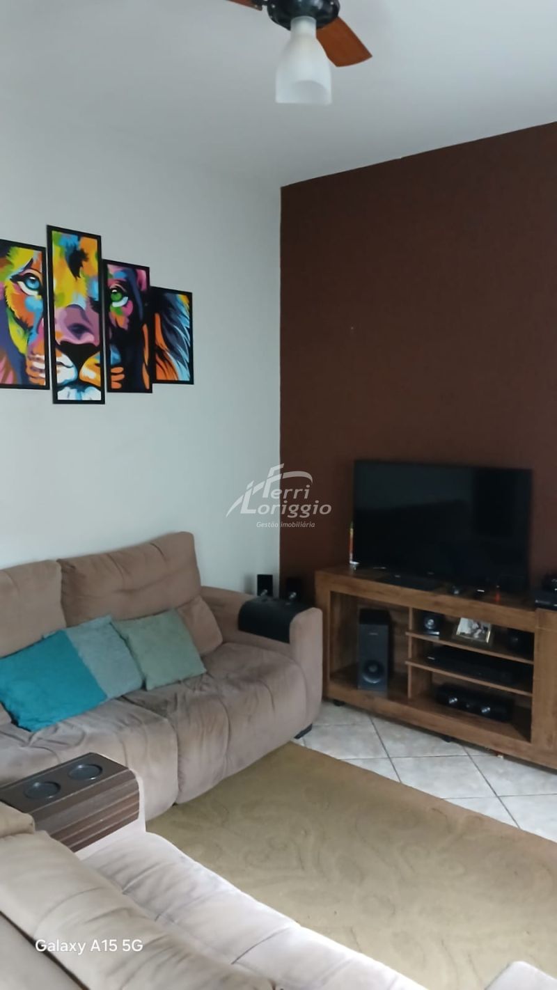 Casa com 2 quartos e 2 banheiros para alugar no bairro Chacaras Agricolas