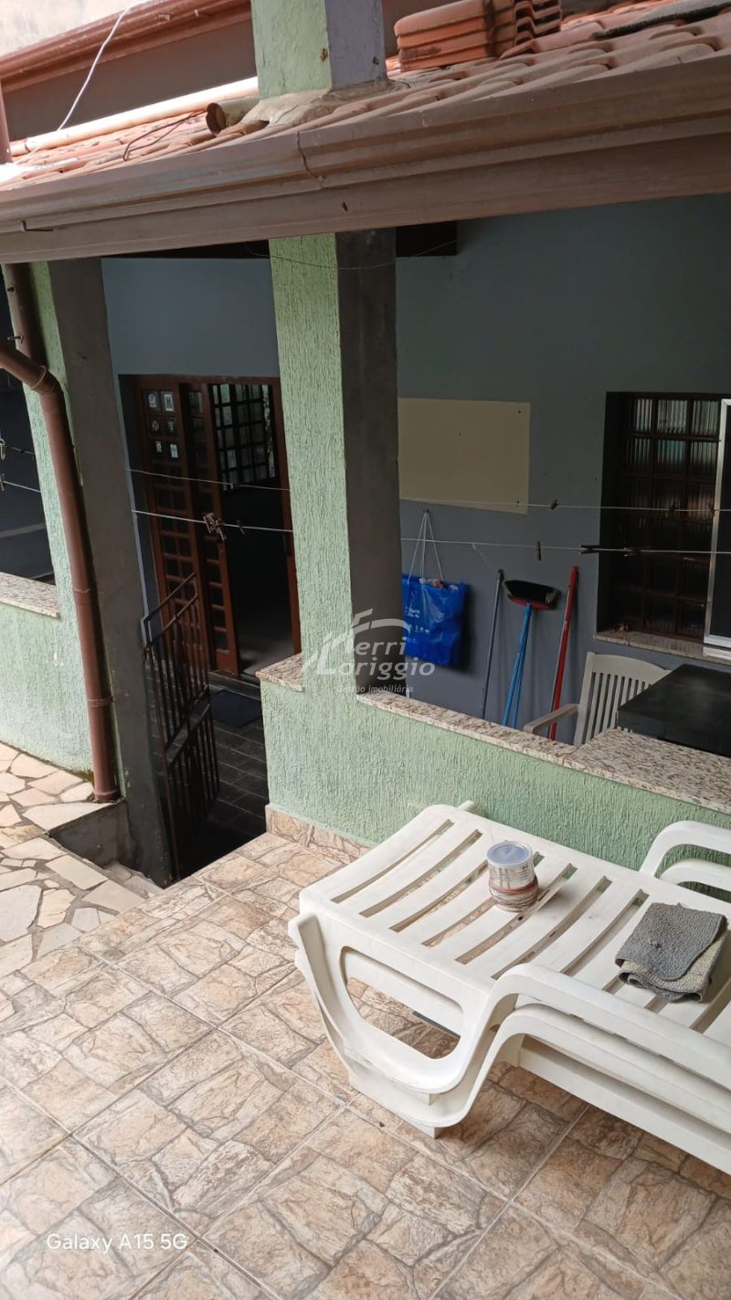 Casa com 2 quartos e 2 banheiros para alugar no bairro Chacaras Agricolas
