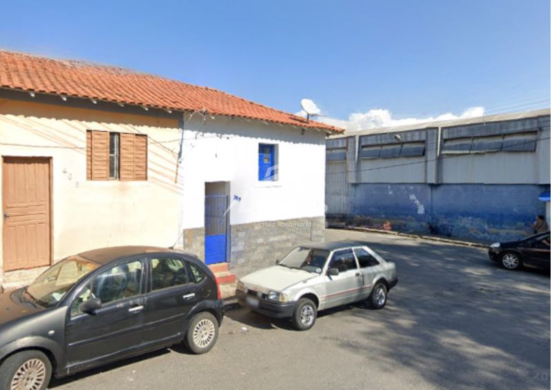 Casa com 2 quartos e 1 banheiro para alugar no bairro Centro, Guaratingueta