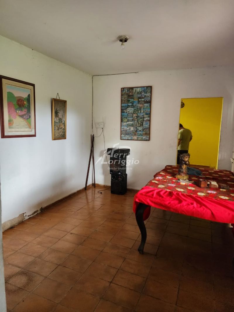 Sitio com 4 quartos e 1 banheiro para alugar no bairro Santa Edwiges, Guaratingueta