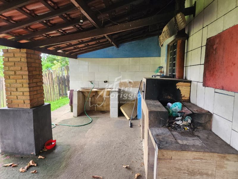 Sitio com 4 quartos e 1 banheiro para alugar no bairro Santa Edwiges, Guaratingueta