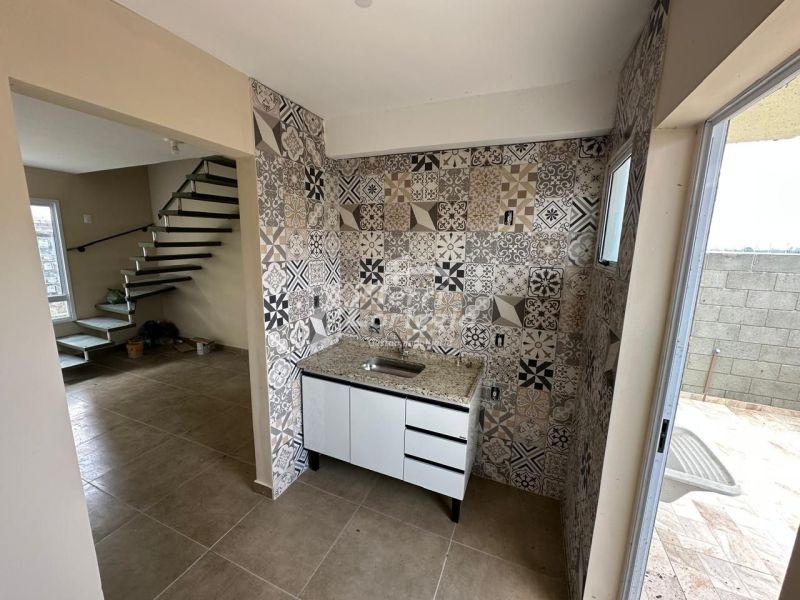 Casa com 2 quartos e 2 banheiros para alugar no bairro Santa Luzia, Guaratingueta