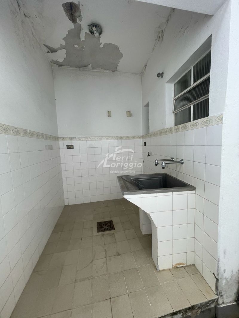Casa com 4 quartos, 2 banheiros e 213m² para alugar no bairro Vila Paraiba, Guaratingueta