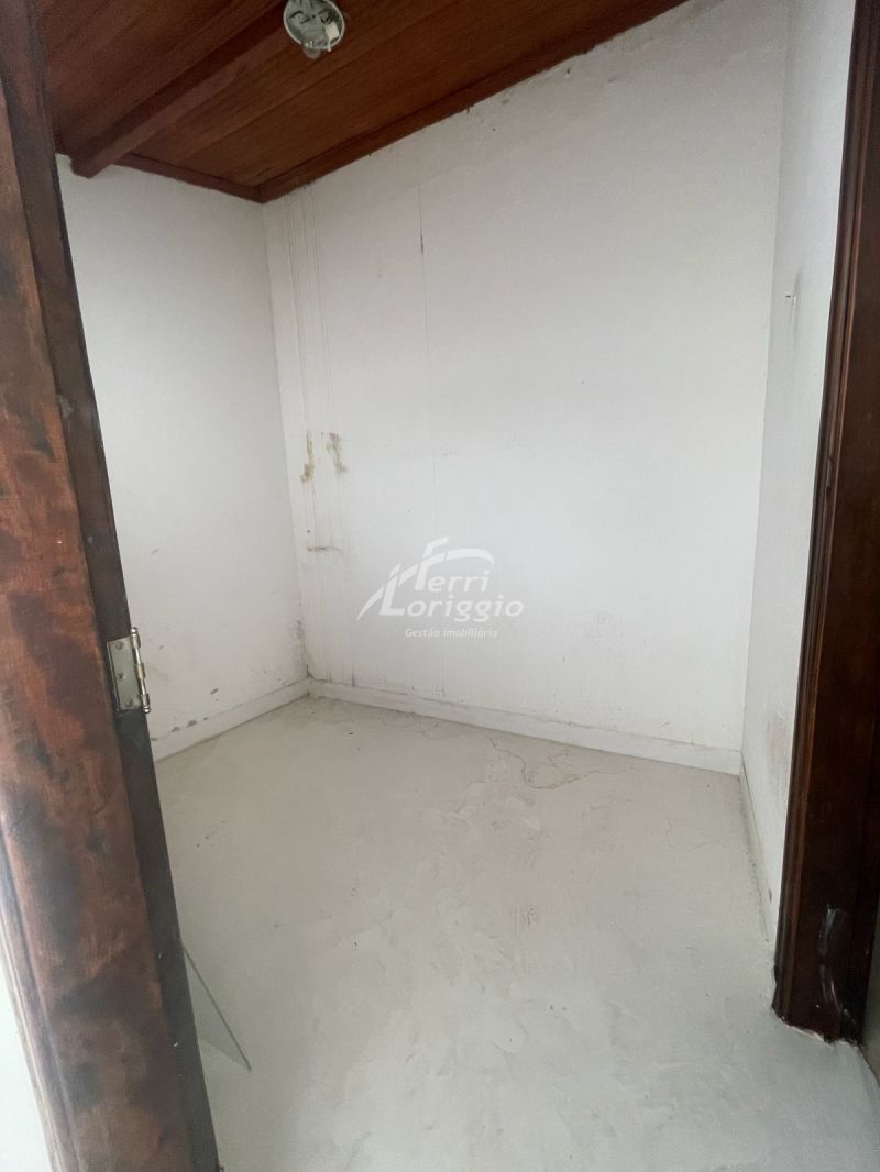 Casa com 4 quartos, 2 banheiros e 213m² para alugar no bairro Vila Paraiba, Guaratingueta