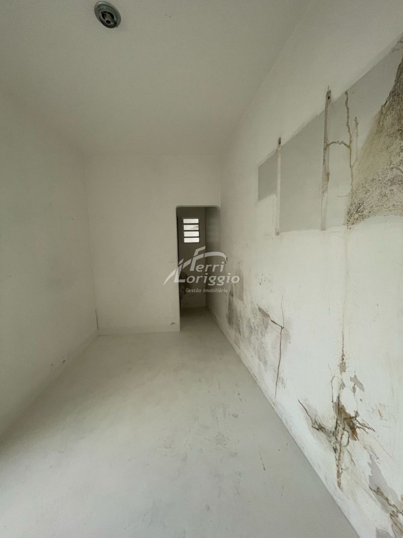 Casa com 4 quartos, 2 banheiros e 213m² para alugar no bairro Vila Paraiba, Guaratingueta
