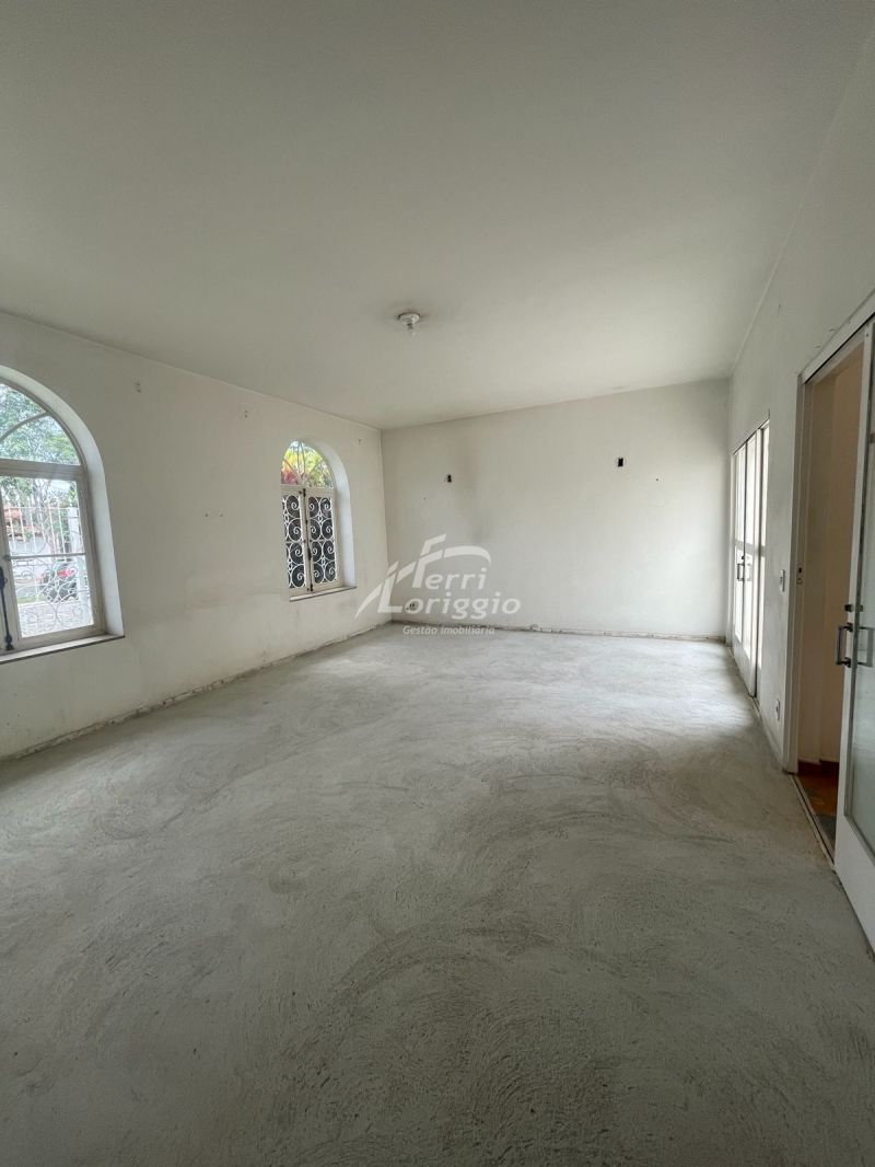Casa com 4 quartos, 2 banheiros e 213m² para alugar no bairro Vila Paraiba, Guaratingueta