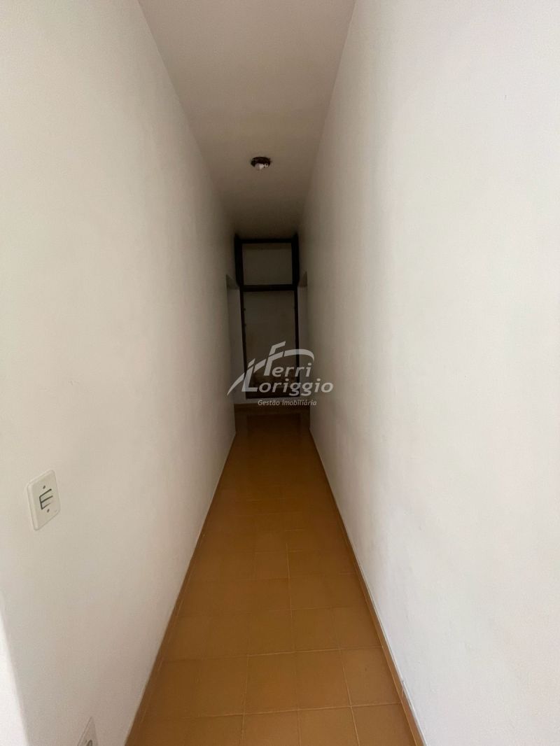 Casa com 4 quartos, 2 banheiros e 213m² para alugar no bairro Vila Paraiba, Guaratingueta