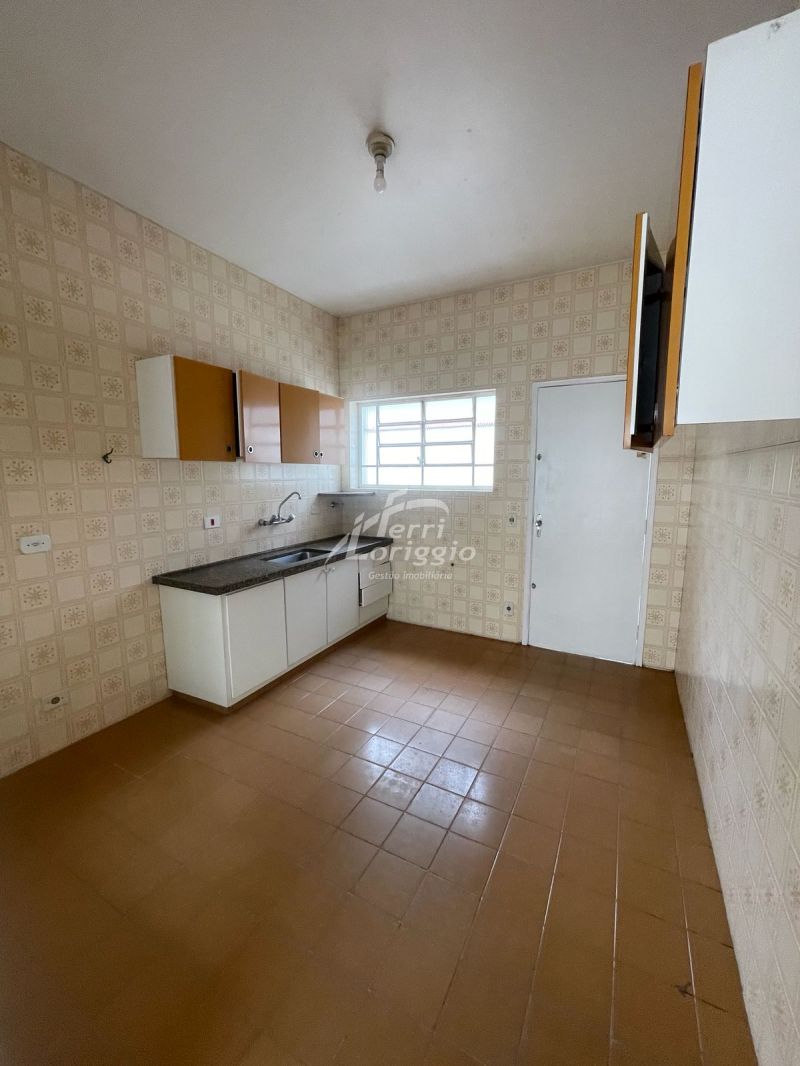 Casa com 4 quartos, 2 banheiros e 213m² para alugar no bairro Vila Paraiba, Guaratingueta