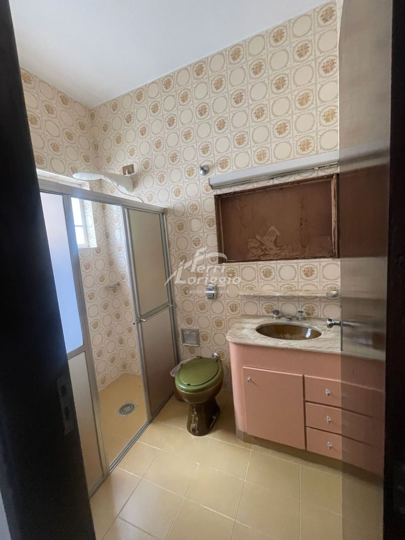 Casa com 4 quartos, 2 banheiros e 213m² para alugar no bairro Vila Paraiba, Guaratingueta